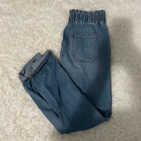 Blue Jean - Picture 2 of 5